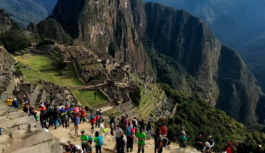 Machu Picchu Mountain Vs. Huayna Picchu Machu Picchu Mountain Vs. Huayna Picchu